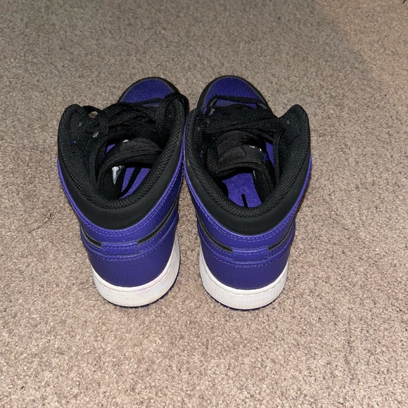 Nike Air Jordan 1 Mid Concord Purple GS - Picture 3 of 5